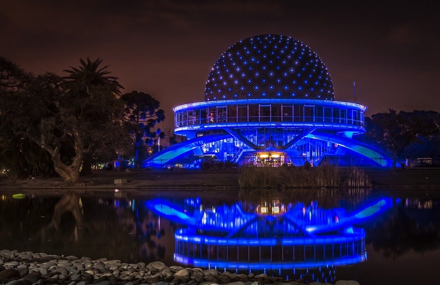 Buenos Aires Night City Tour. Discover the night version of the city, a vibrant nightlife illuminated in different colors, touring through 5 districts
