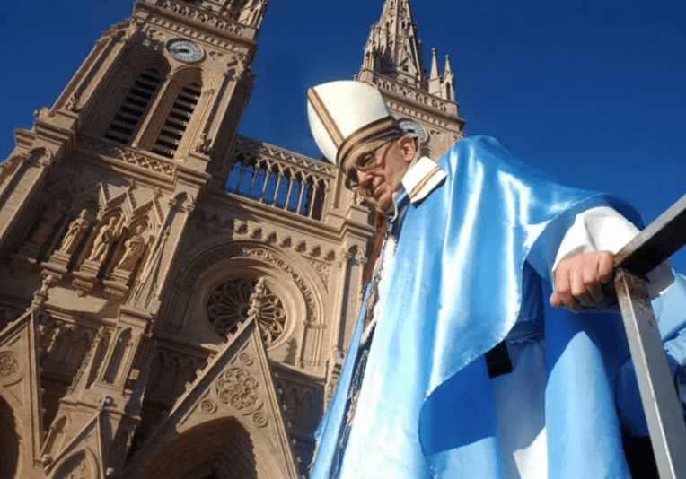 Pope Francis Guided Tour in Buenos Aires. Visit the sites and churches where the pope was born, lived and studied.