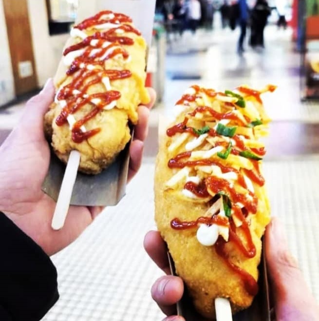 Buenos Aires Vegan Tour. Discover the city's vegan scene, tasting vegan products, visiting hip districts, joining vegan events.