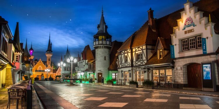 Trip to the Argentina´s Disneyland. The first theme park in the Americas which inspired Walt Disney to build Disneyland