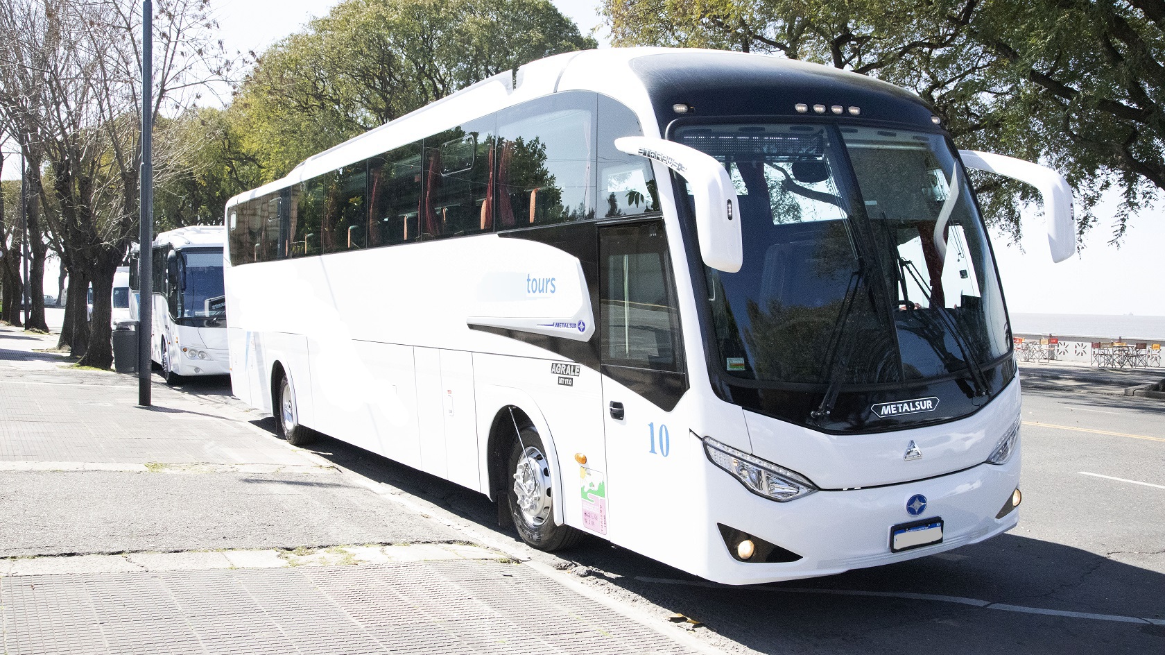 Private transfers from Buenos Aires airports. Ezeiza, EZE and Aeroparque AEP, on different vehicles.