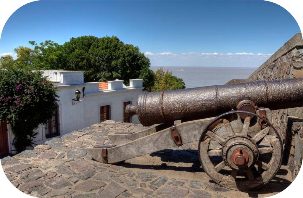 Viagem de um dia para Colônia, Uruguai, saindo de Buenos Aires. Navegue o rio mais largo do mundo em um barco moderno.