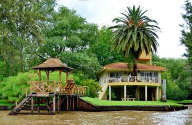 Viaje al Delta argentino en la ciudad de Tigre, a 30 km de Buenos Aires. Incluye navegación y City Tour por la ciudad.