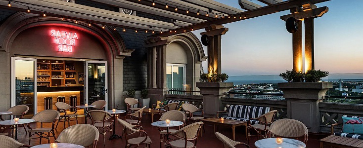 Paseo Buenos Aires desde las alturas.
Disfruta de vistas panorámicas de la ciudad, subiendo a torres y miradores y visitando bares en terrazas.