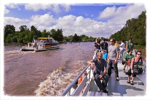 Viaje vegano al Delta Argentino del Tigre, a 30 km de Buenos Aires. Incluye navegación, paseo por la ciudad y almuerzo vegano.