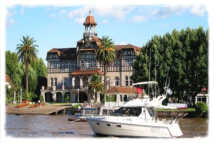 Vegan Trip to the Argentine Delta of Tigre, 30 km from Buenos Aires. Navigation, City Tour and vegan lunch included.