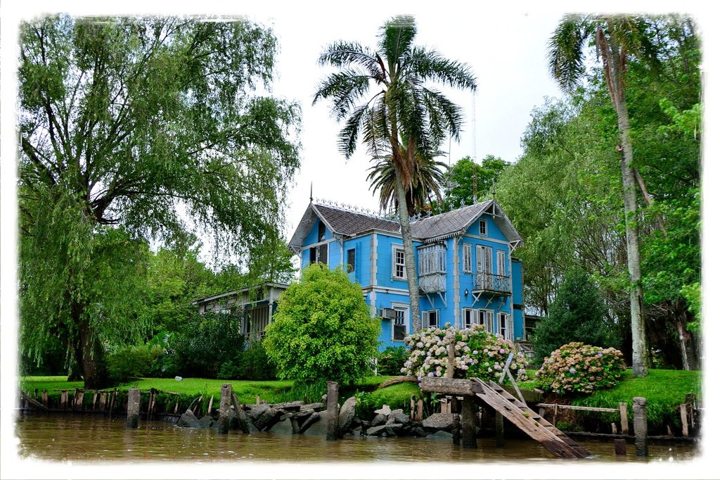 Vegan Trip to the Argentine Delta of Tigre, 30 km from Buenos Aires. Navigation, City Tour and vegan lunch included.