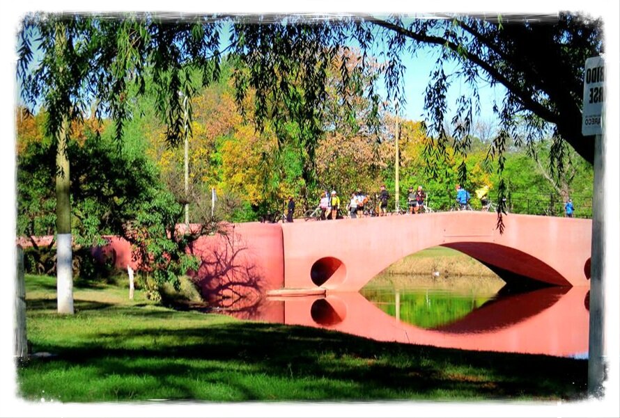 Viagem á uma aldeia gaúcha, a 120 km de Buenos Aires. Descubra a cultura gaúcha, museus e uma oficina de pintura. Almoço incluído.