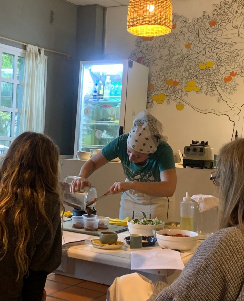 Clase de cocina vegana en Buenos Aires. Prepara platos tradicionales argentinos en versión vegana y degusta tus creaciones.