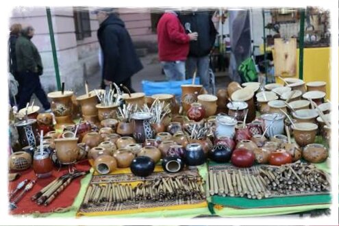 Excursão a uma Feira Gaúcha. Tradições, espetáculos ao vivo, danças e uma infinidade de artesanatos. Transporte incluído.