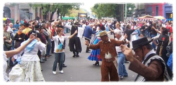 Excursão a uma Feira Gaúcha. Tradições, espetáculos ao vivo, danças e uma infinidade de artesanatos. Transporte incluído.