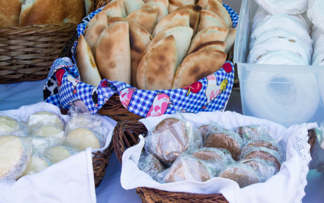 Gaucho Flea Market Buenos Aires Tour. Visit the ideal place to know the traditions and customs of the gauchos.