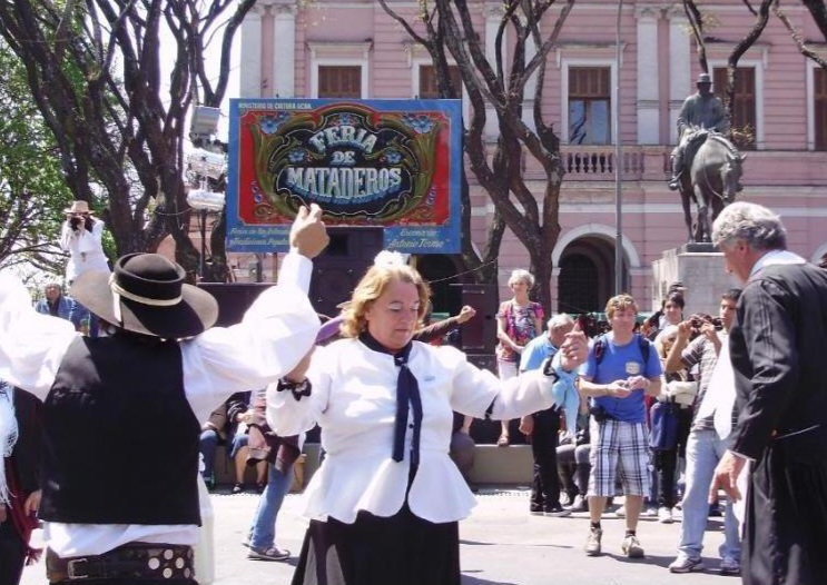 Gaucho Flea Market Buenos Aires Tour. Visit the ideal place to know the traditions and customs of the gauchos.