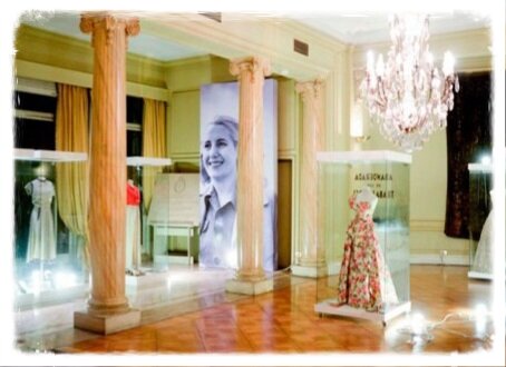 Passeio de Evita por Buenos Aires. Conheça a vida de Evita Perón visitando seu museu, edifícios icônicos, percorrendo 4 bairros.
