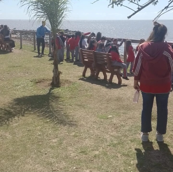 Buenos Aires´Ecological Reserve Tour. Enjoy trekking surrounded by nature, get to the banks of the world's widest river. Picnic & snacks included
