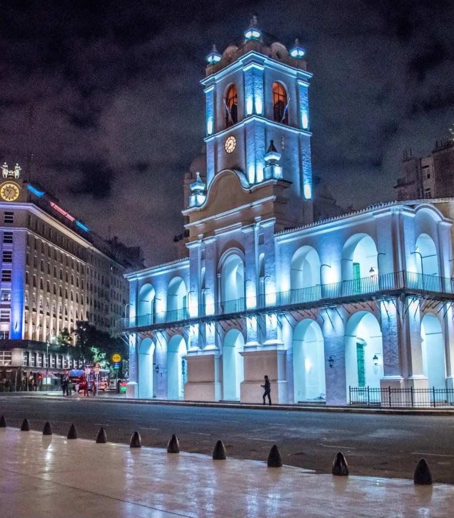 Buenos Aires Night City Tour. The night version of the city, a vibrant nightlife illuminated in different colors, touring through 5 districts